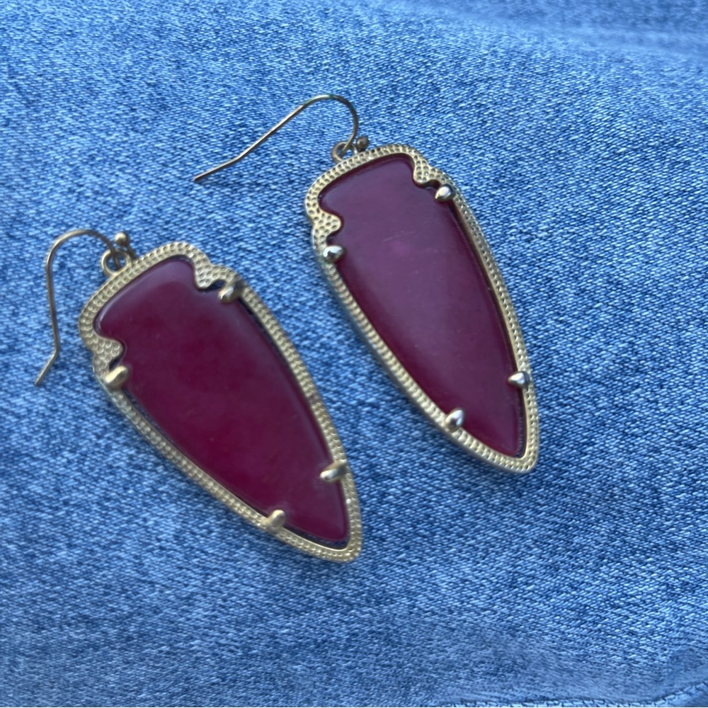 Kendra Scott Skylar earrings in Mauve Red and Gold Plate